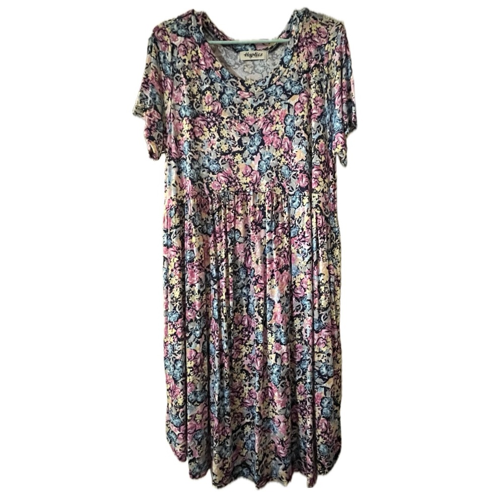 Lightweight floral dress with pockets! Size M
